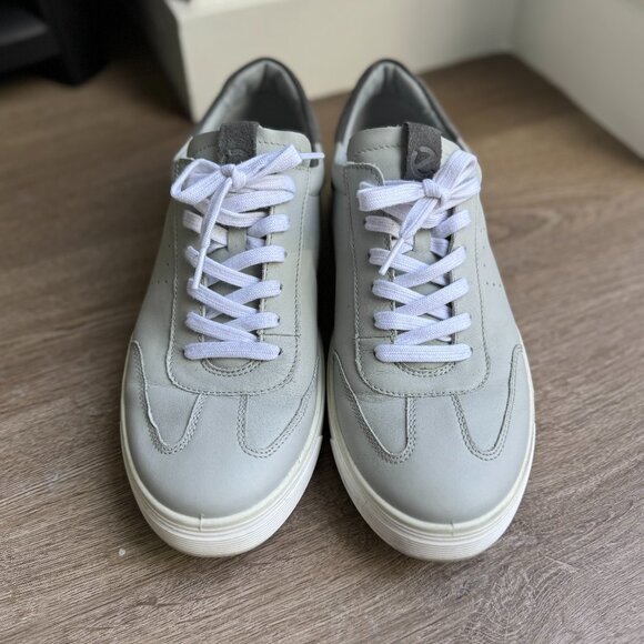 ecco casual sneakers size 9.5 U.S. or size 43 - Picture 1 of 9